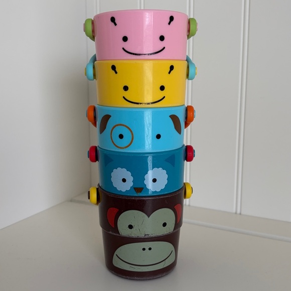 stack & pour buckets bath toy - Picture 8 of 8